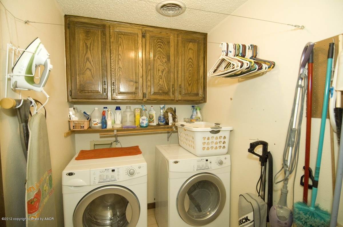 6409 Drexel Road Amarillo, TX 79109 - Photo 28 of 44 utility room