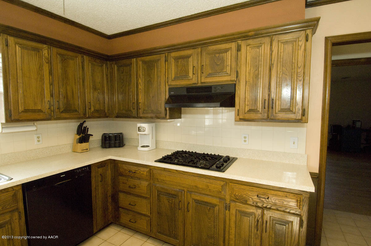 6409 Drexel Road Amarillo, TX 79109 - Photo 33 of 44 KITCHEN VIEW 3