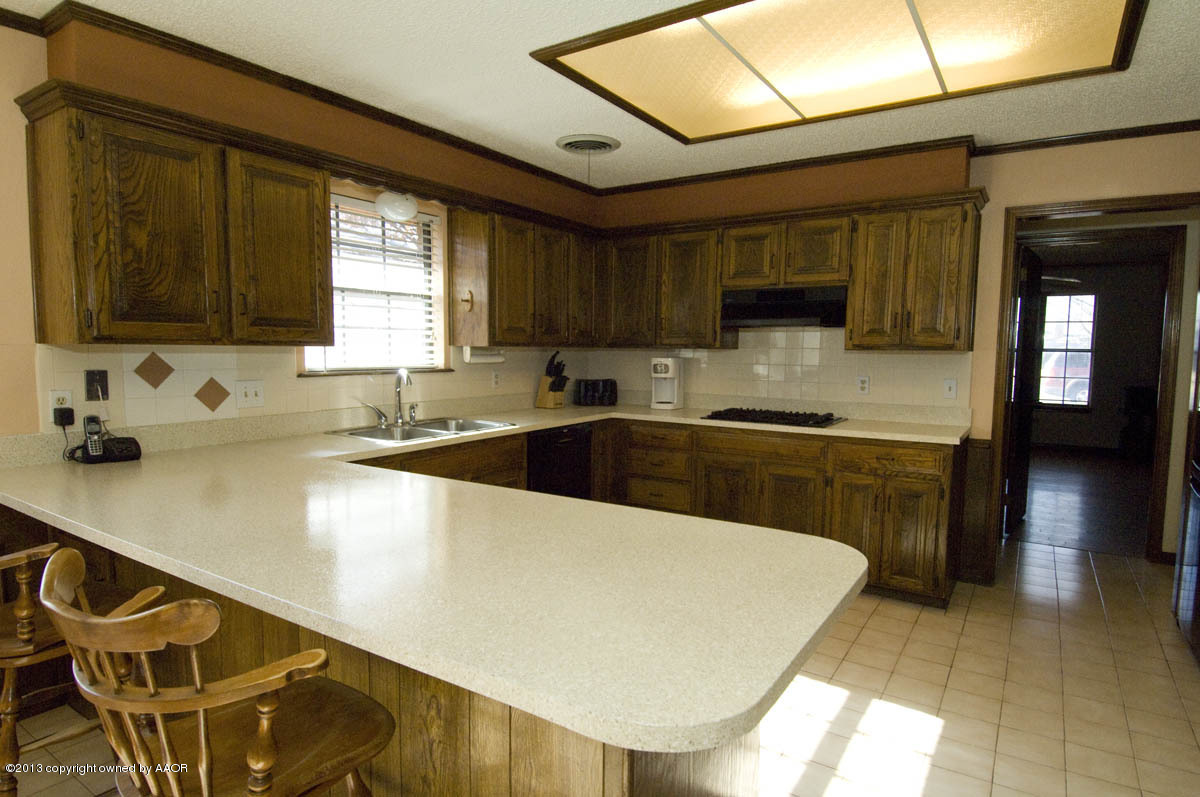 6409 Drexel Road Amarillo, TX 79109 - Photo 34 of 44 KITCHEN VIEW 4