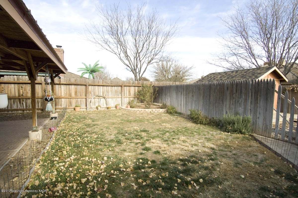 6409 Drexel Road Amarillo, TX 79109 - Photo 37 of 44 yard view 1