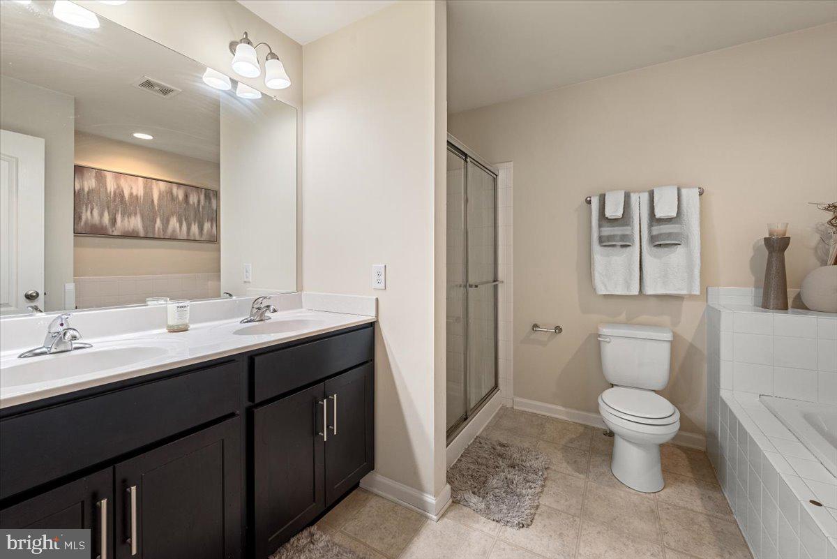 176 Schramm Loop Stephens City, VA 22655 - Photo 21 of 30 Large primary bath w/shower and soaking tub