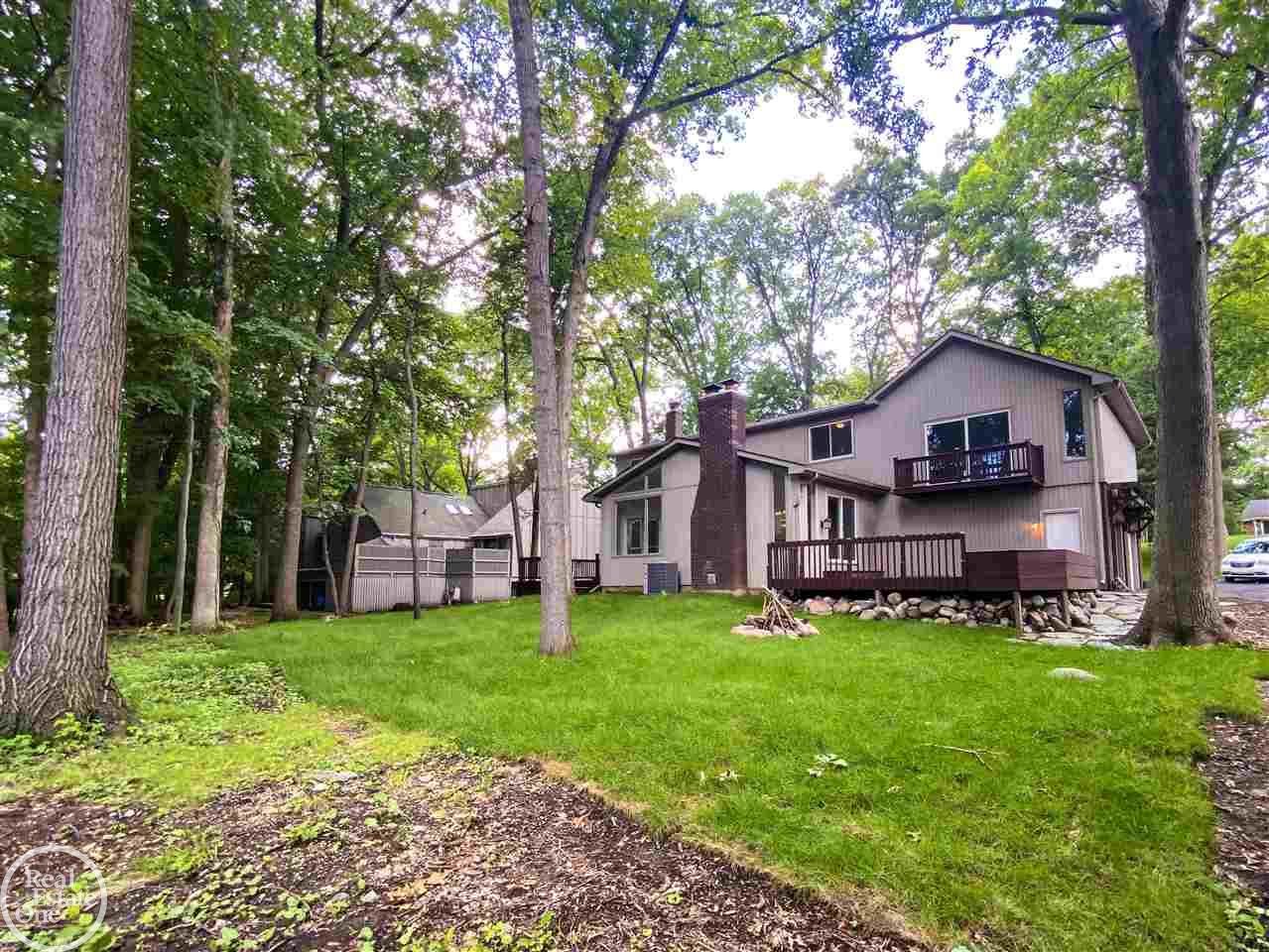 1501 Rochingham Drive Rochester, MI 48309 - Photo 5 of 59 50047101-4.JPG