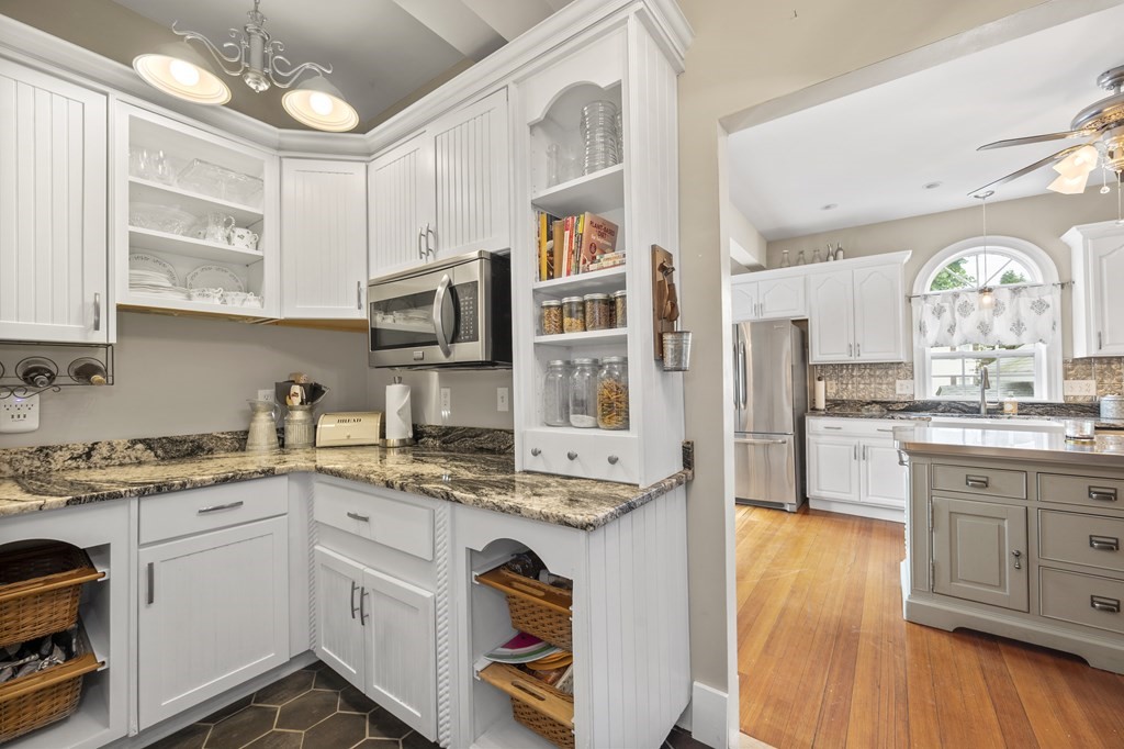 15 Perry Street Danvers, MA 01923 - Photo 19 of 41 Gallery Image 19