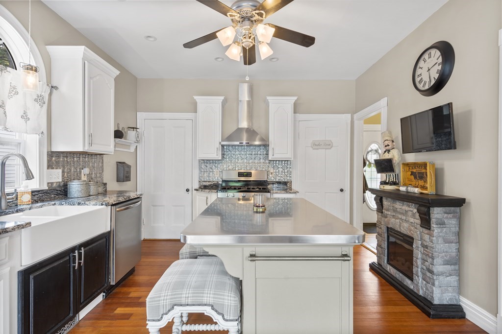 15 Perry Street Danvers, MA 01923 - Photo 23 of 41 Gallery Image 23