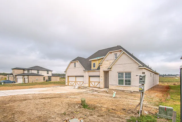 $569,990 | 149 Peninsula Point Drive, Montgomery, TX 77356