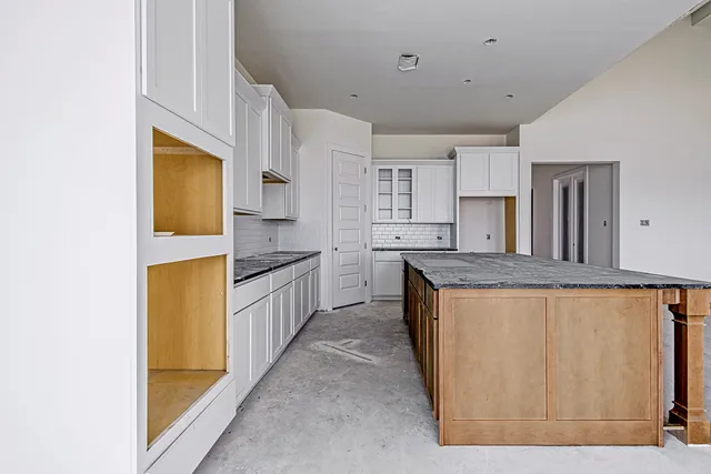 $569,990 | 149 Peninsula Point Drive, Montgomery, TX 77356