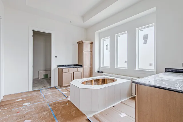 $569,990 | 149 Peninsula Point Drive, Montgomery, TX 77356