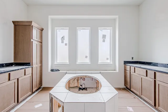 $569,990 | 149 Peninsula Point Drive, Montgomery, TX 77356