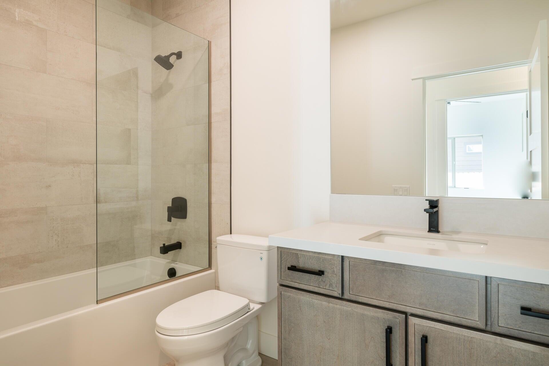 711 North 2nd Avenue Hailey, ID 83333 - Photo 13 of 16 Bathroom 2