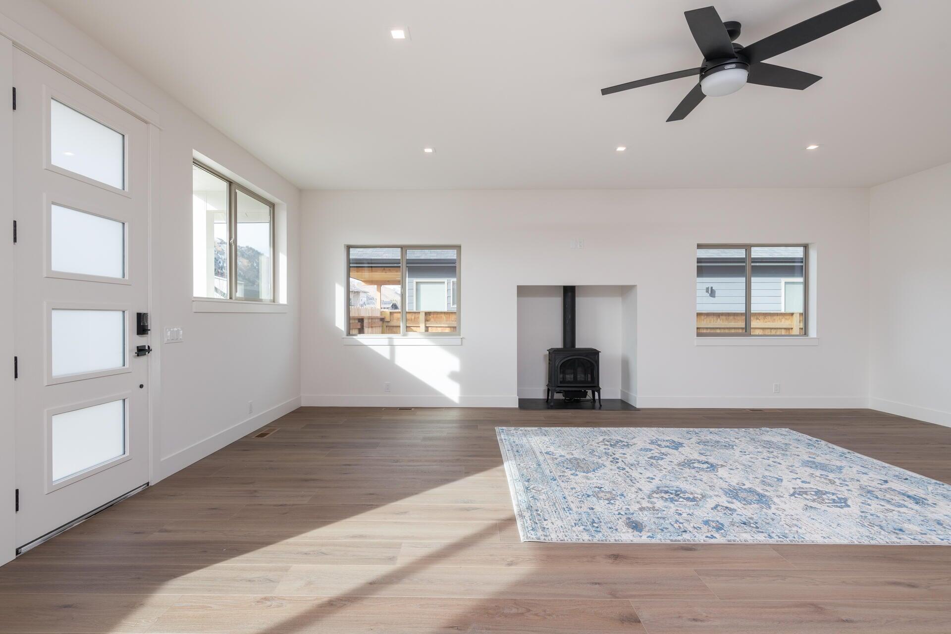 711 North 2nd Avenue Hailey, ID 83333 - Photo 8 of 16 Living Room