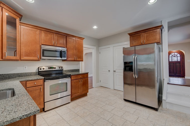 1214 Wilson Road Bellevue, KY 41073 - Photo 8 of 17 Gallery Image 8