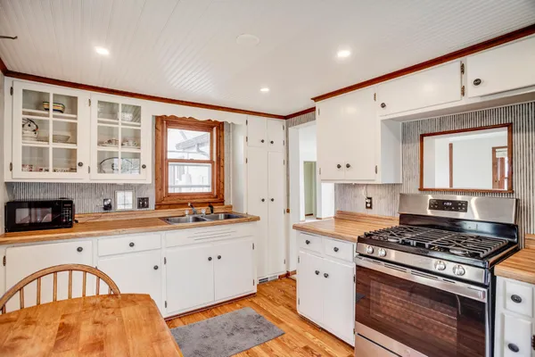 $335,000 | 12210 28th Avenue North, Plymouth, MN 55441