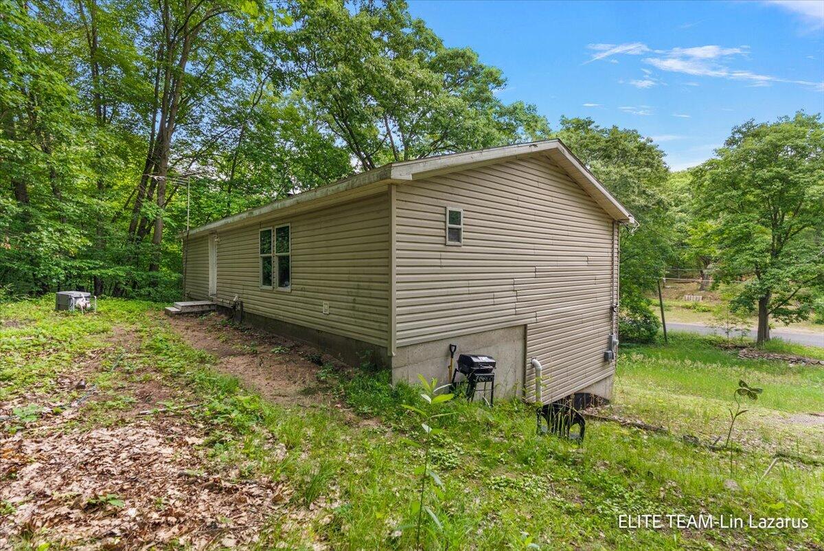 6718 Schmeid Road Lakeview, MI 48850 - Photo 43 of 58