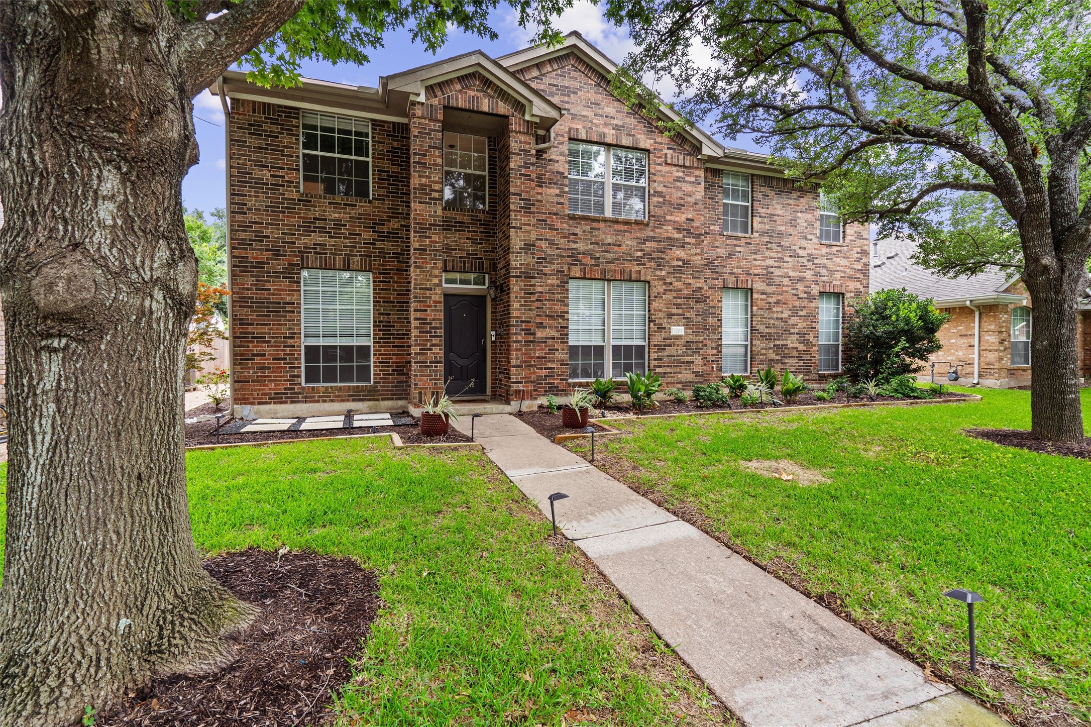 1203 Thackeray Lane Pflugerville, TX 78660 - Photo 3 of 38