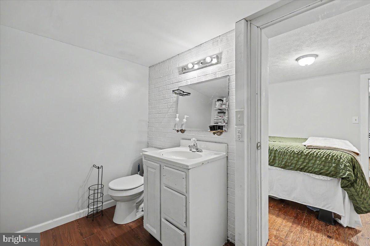 20322 Gum Tree Road Orange, VA 22960 - Photo 19 of 28 Charming bathroom with modern touches.