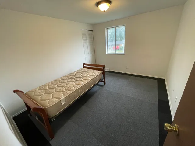 $1,200 | 6907 Parkbelt Drive, Flint, MI 48505