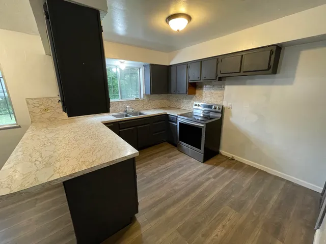 $1,200 | 6907 Parkbelt Drive, Flint, MI 48505