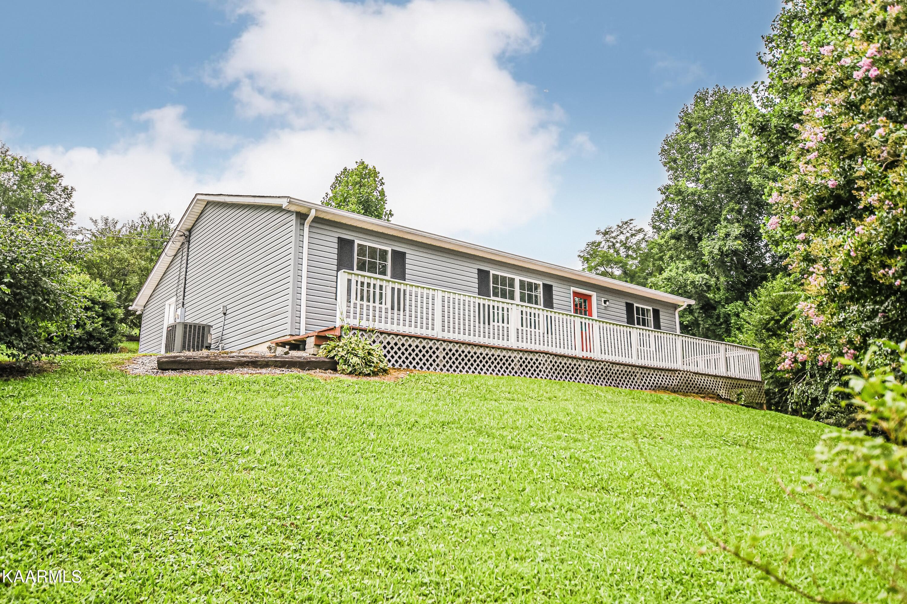 668 Ridge Road Caryville, TN 37714 - Photo 1 of 43 Welcome Home