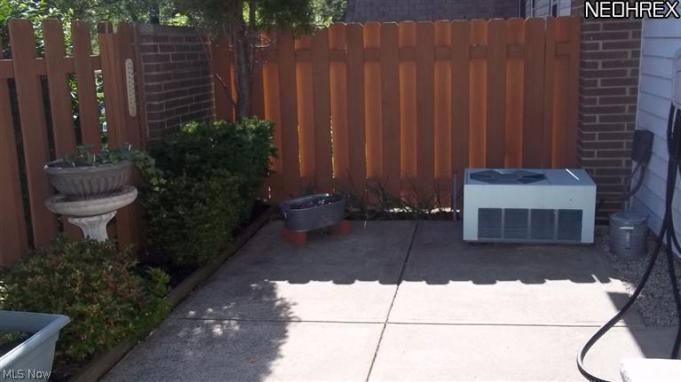 6466 State Road, Unit M4 Parma, OH 44134 - Photo 4 of 12 LARGE FRONT PRIVATE PATIO!