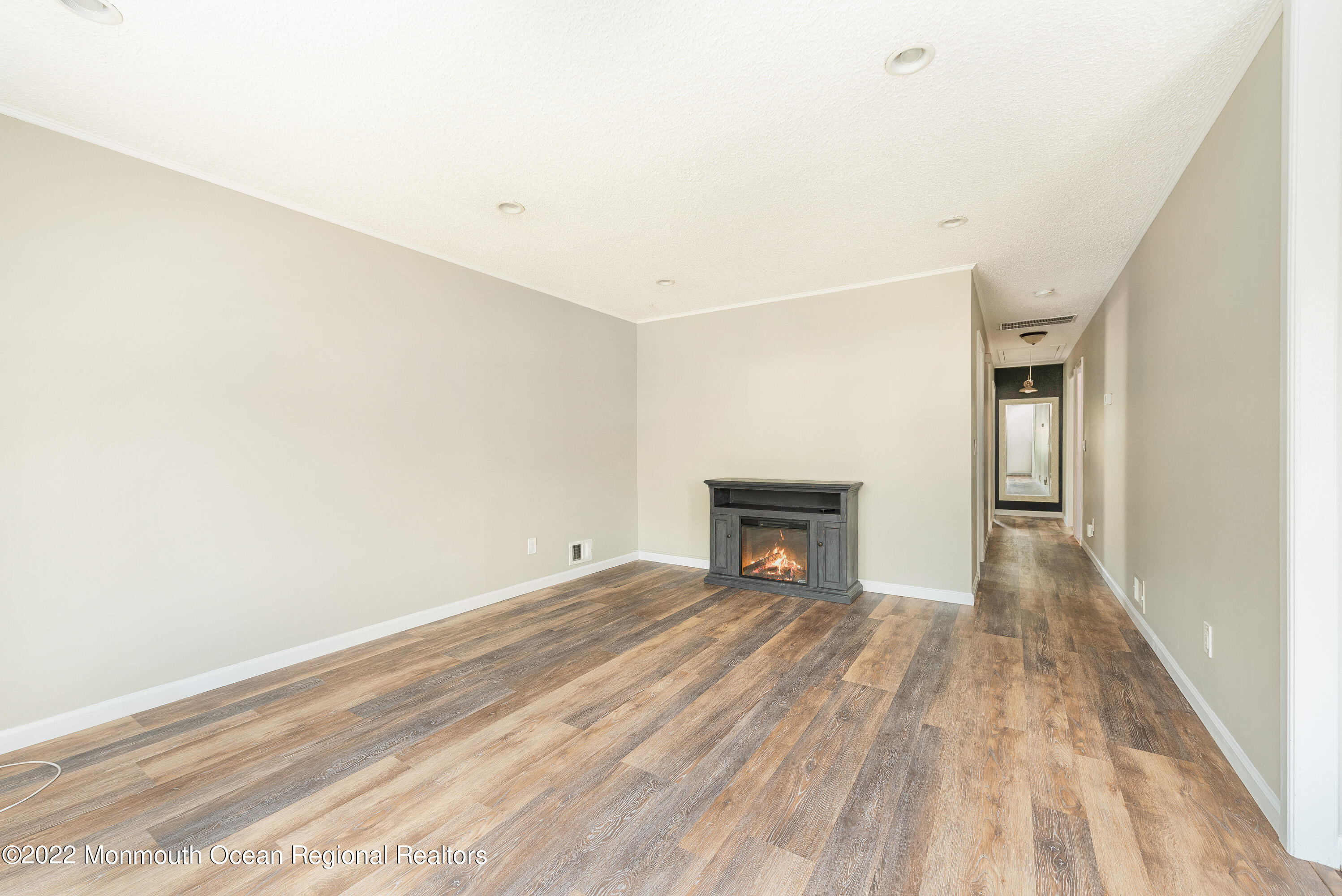 575 George Road Toms River, NJ 08753 - Photo 4 of 26 DSC_3898