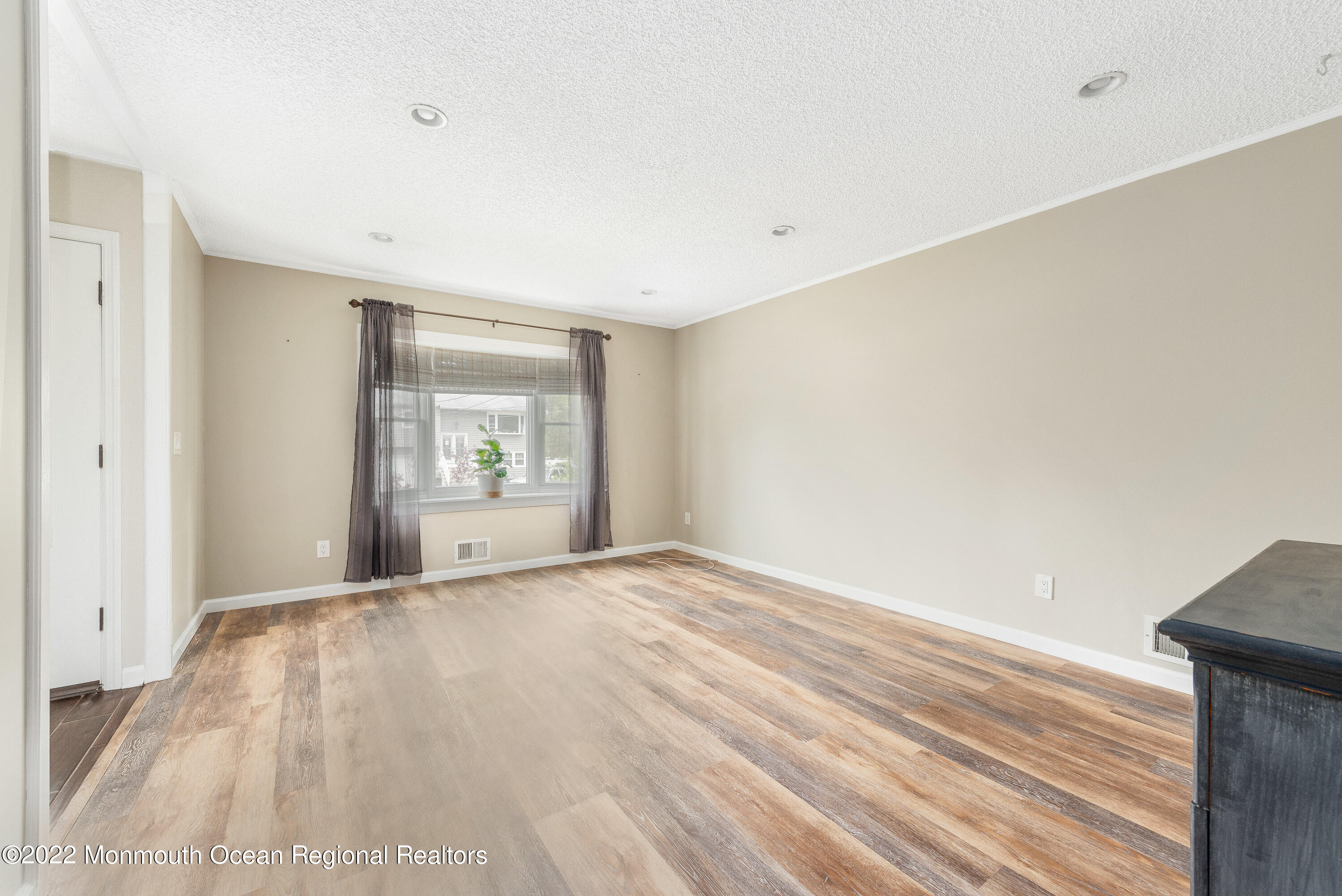 575 George Road Toms River, NJ 08753 - Photo 5 of 26 DSC_3892