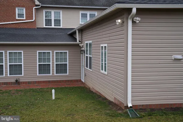 $2,800 | 19923 Smith Circle, Ashburn, VA 20147