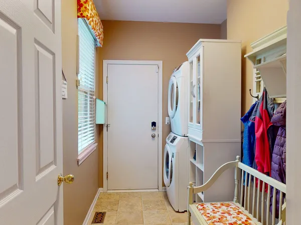 $550,000 | 2948 Adamson Drive, Geneva, IL 60134