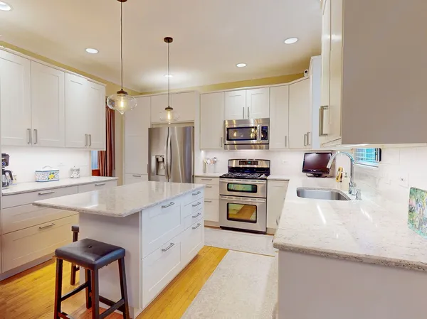 $550,000 | 2948 Adamson Drive, Geneva, IL 60134