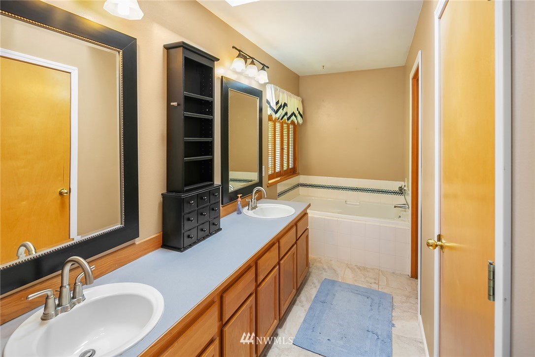21326 Damson Road Bothell, WA 98021 - Photo 13 of 25