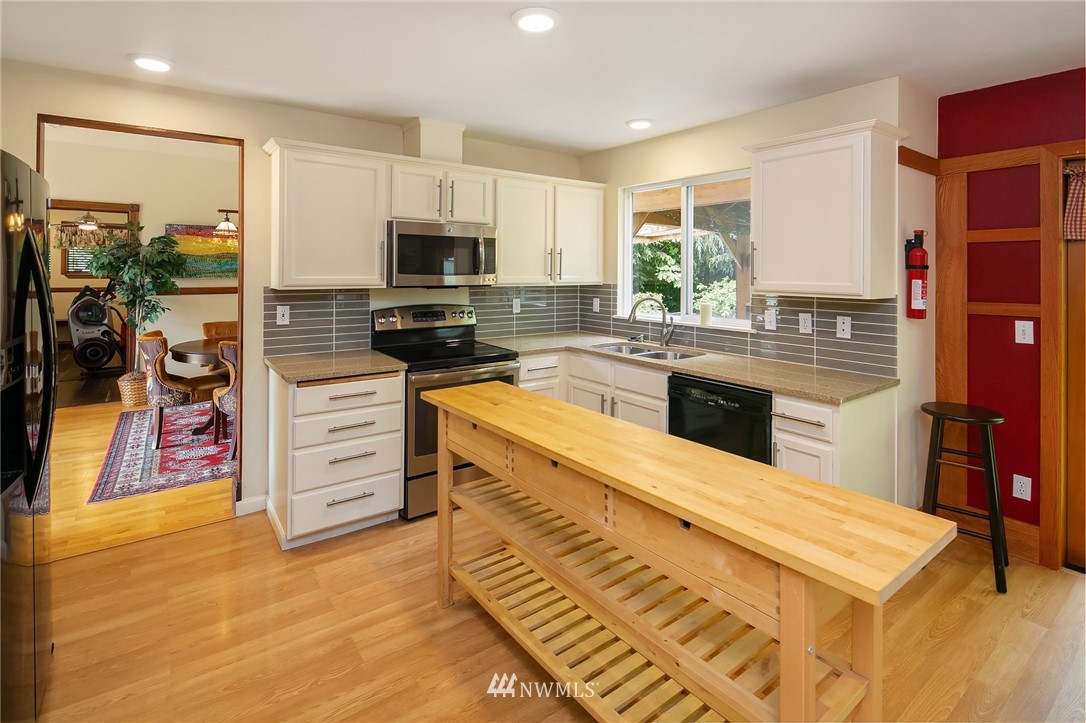 21326 Damson Road Bothell, WA 98021 - Photo 3 of 25