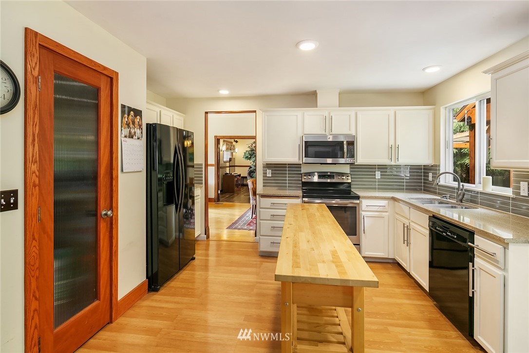 21326 Damson Road Bothell, WA 98021 - Photo 4 of 25