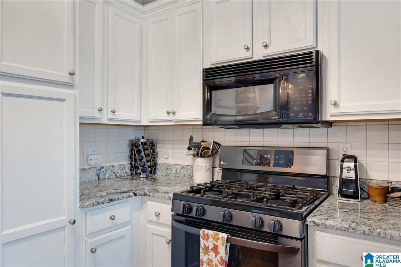 245 Maple Crest Odenville, AL 35120 - Photo 17 of 38