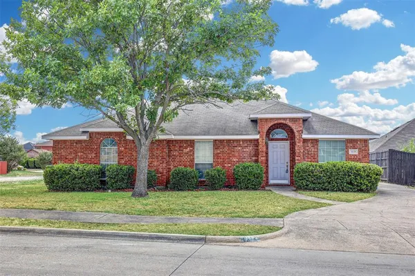 $295,000 | 1125 Rio Bravo Drive, DeSoto, TX 75115