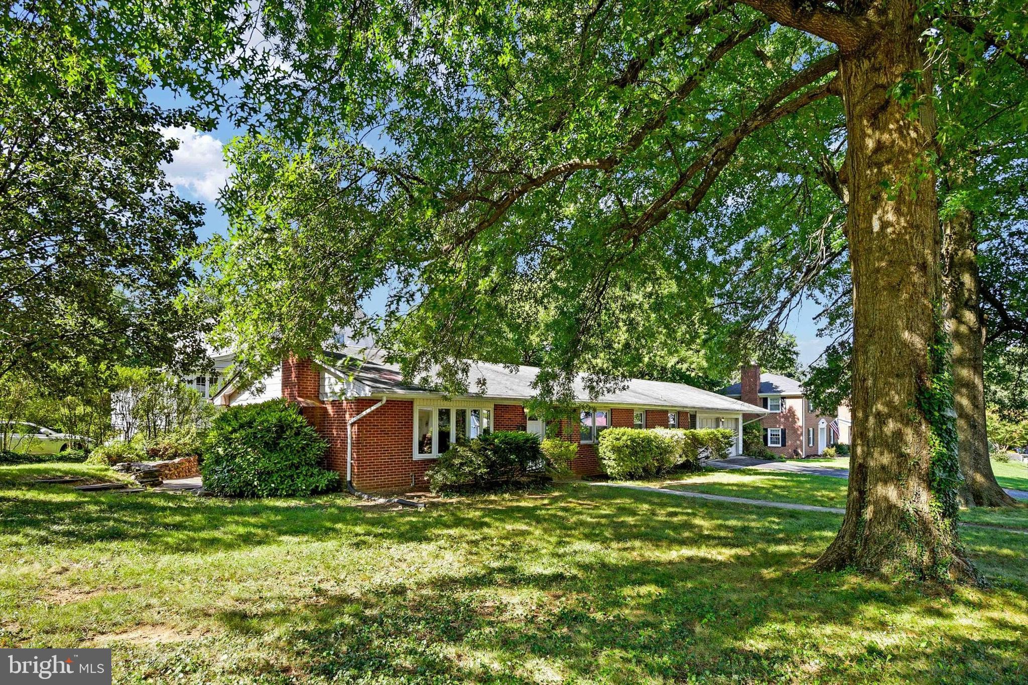 189 Hollen Road Baltimore, MD 21212 - Photo 1 of 26 Beautiful brick rancher on large lot!