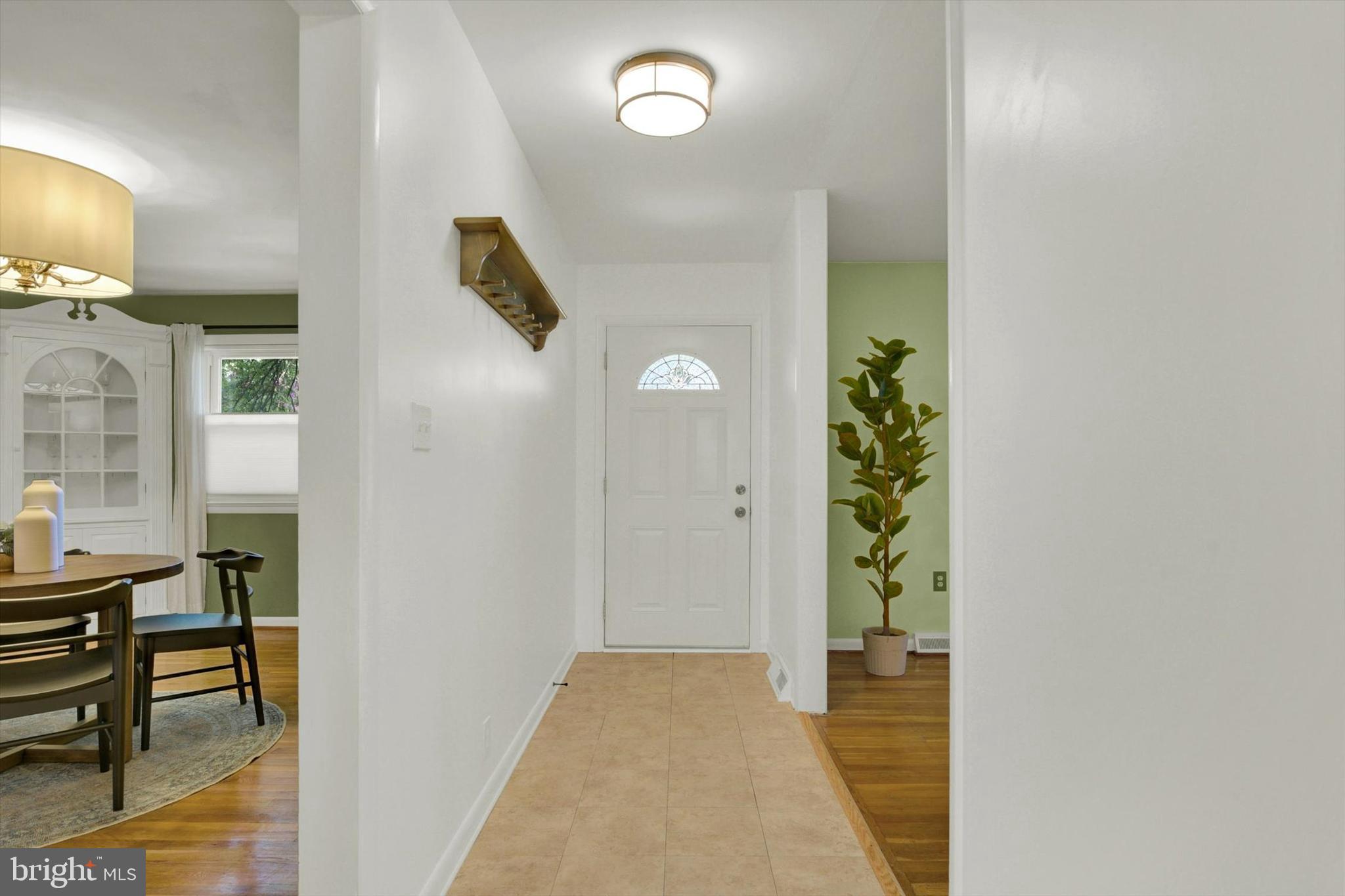 189 Hollen Road Baltimore, MD 21212 - Photo 23 of 26 Main hallway.