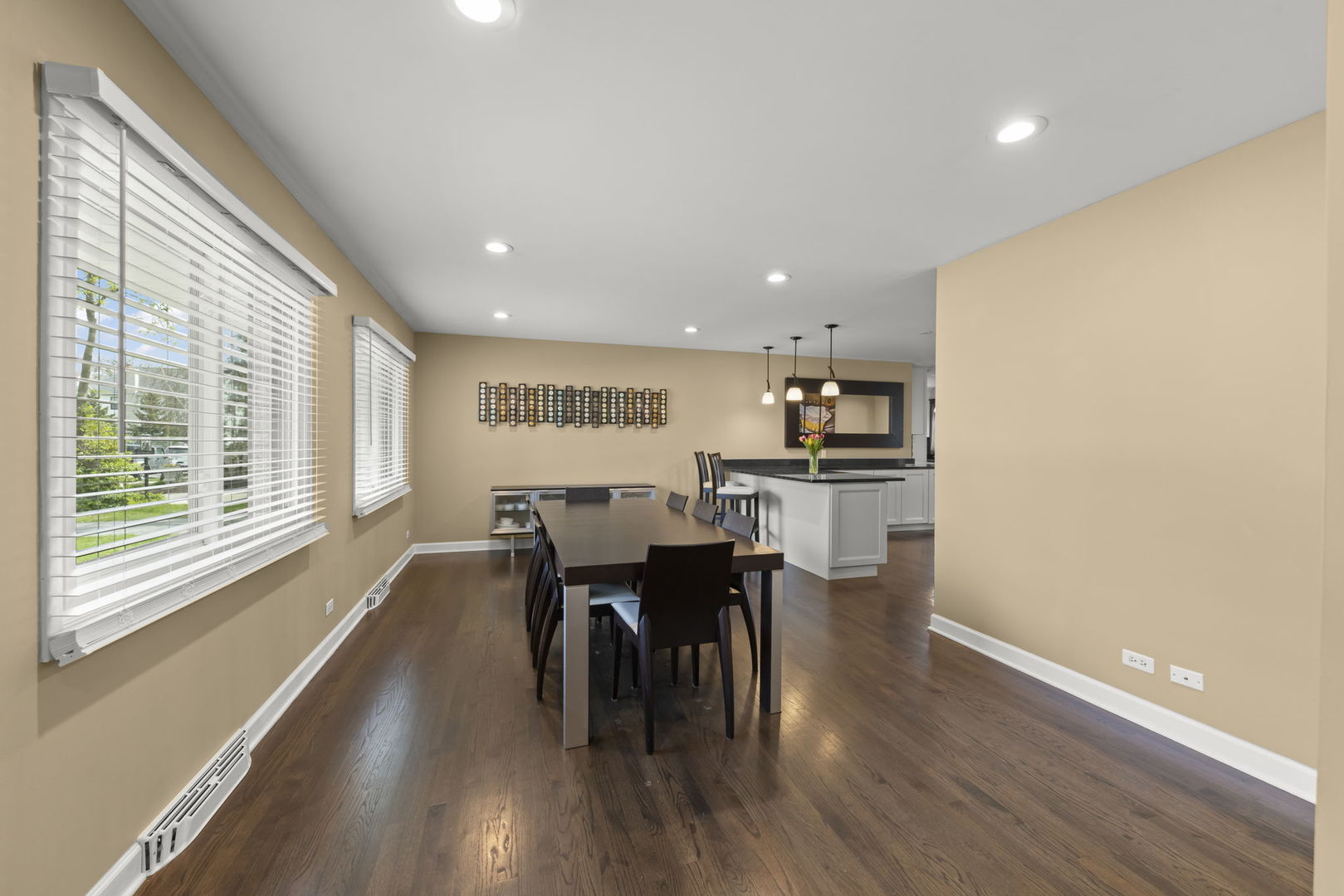 5818 Ridgewood Drive Western Springs, IL 60558 - Photo 2 of 26