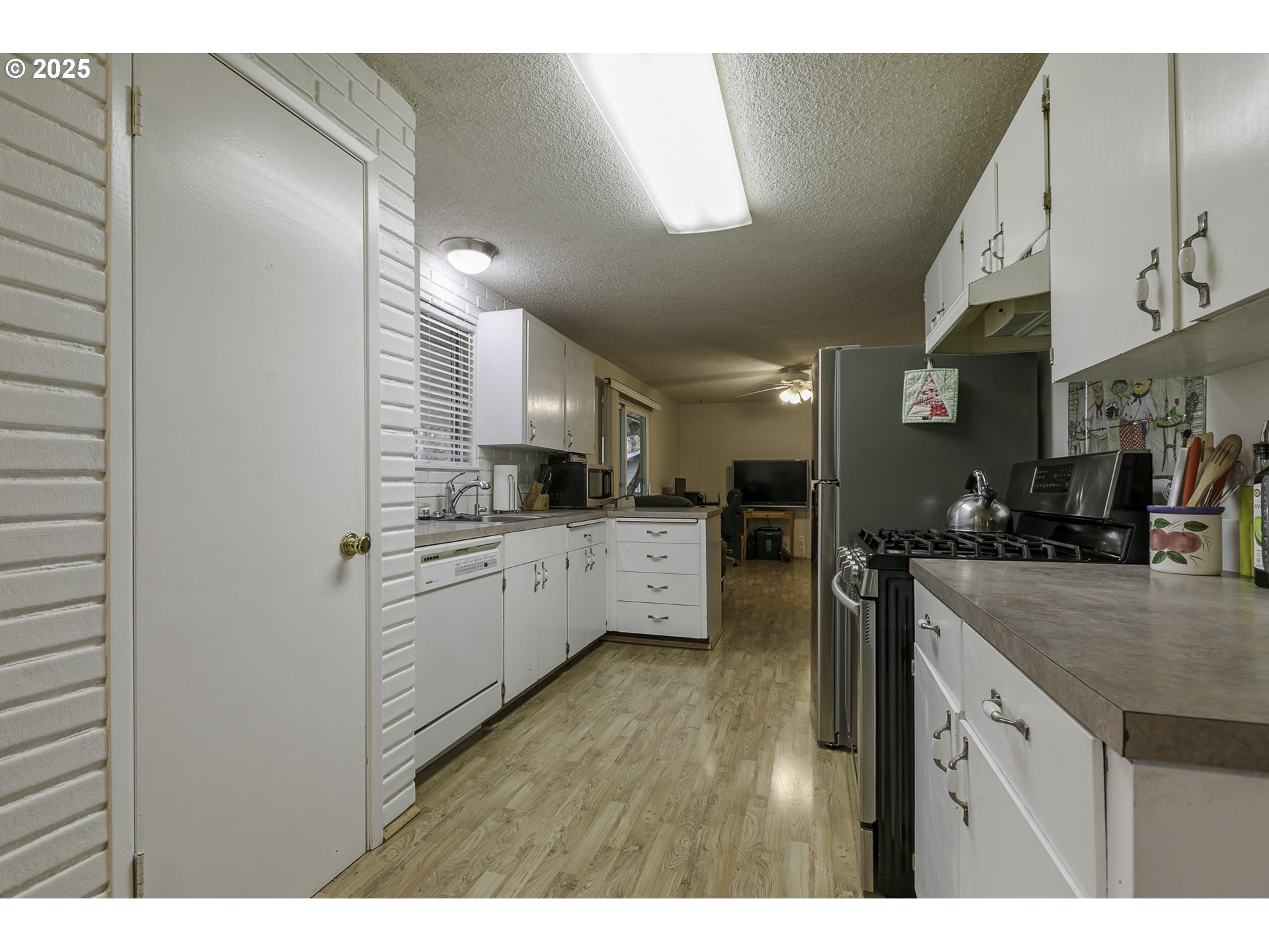 19390 South Meyers Road Oregon City, OR 97045 - Photo 13 of 42 Gallery Image 13