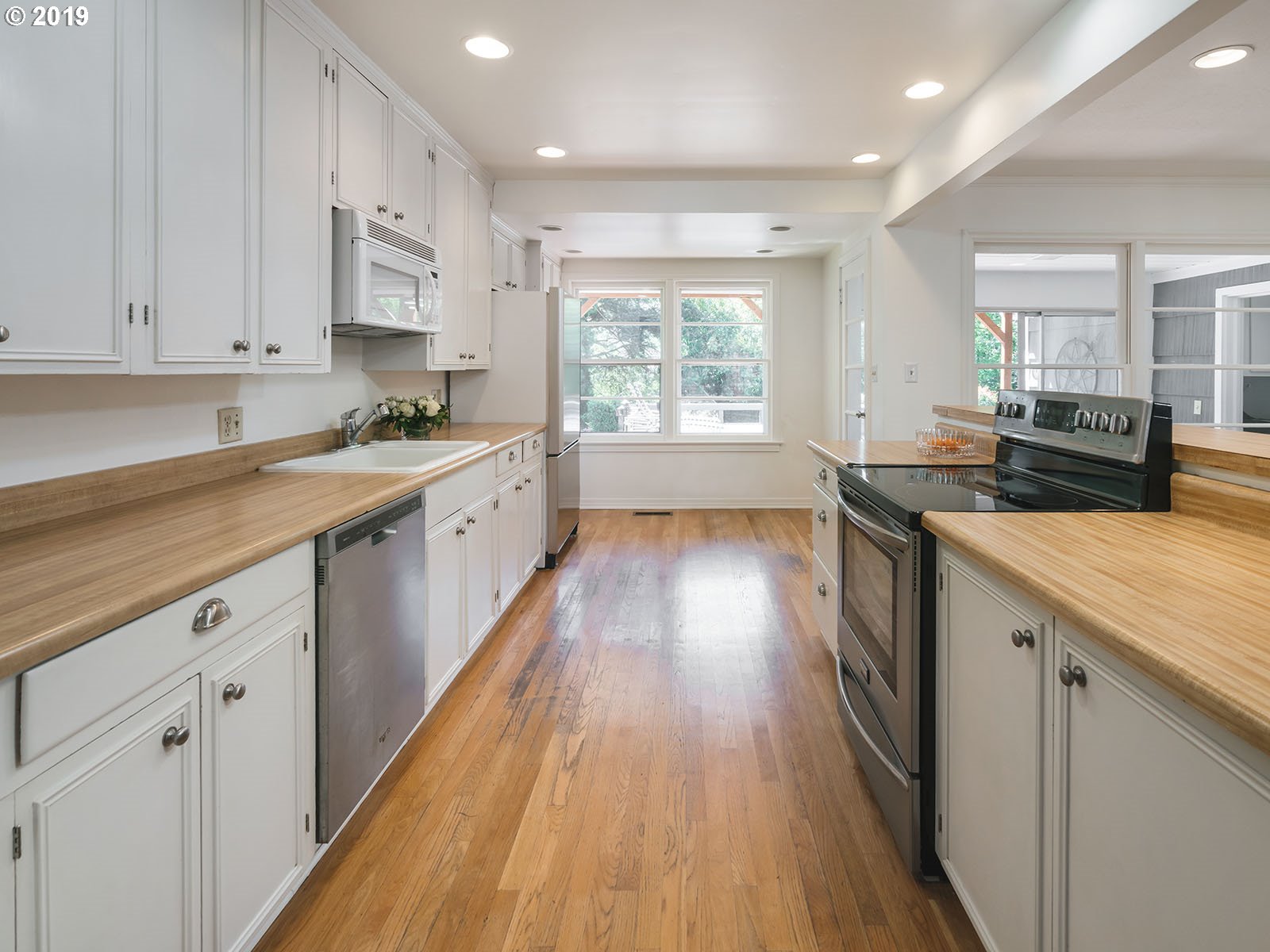 7900 Southwest Cedar Street Portland, OR 97225 - Photo 6 of 29 Gallery Image 6