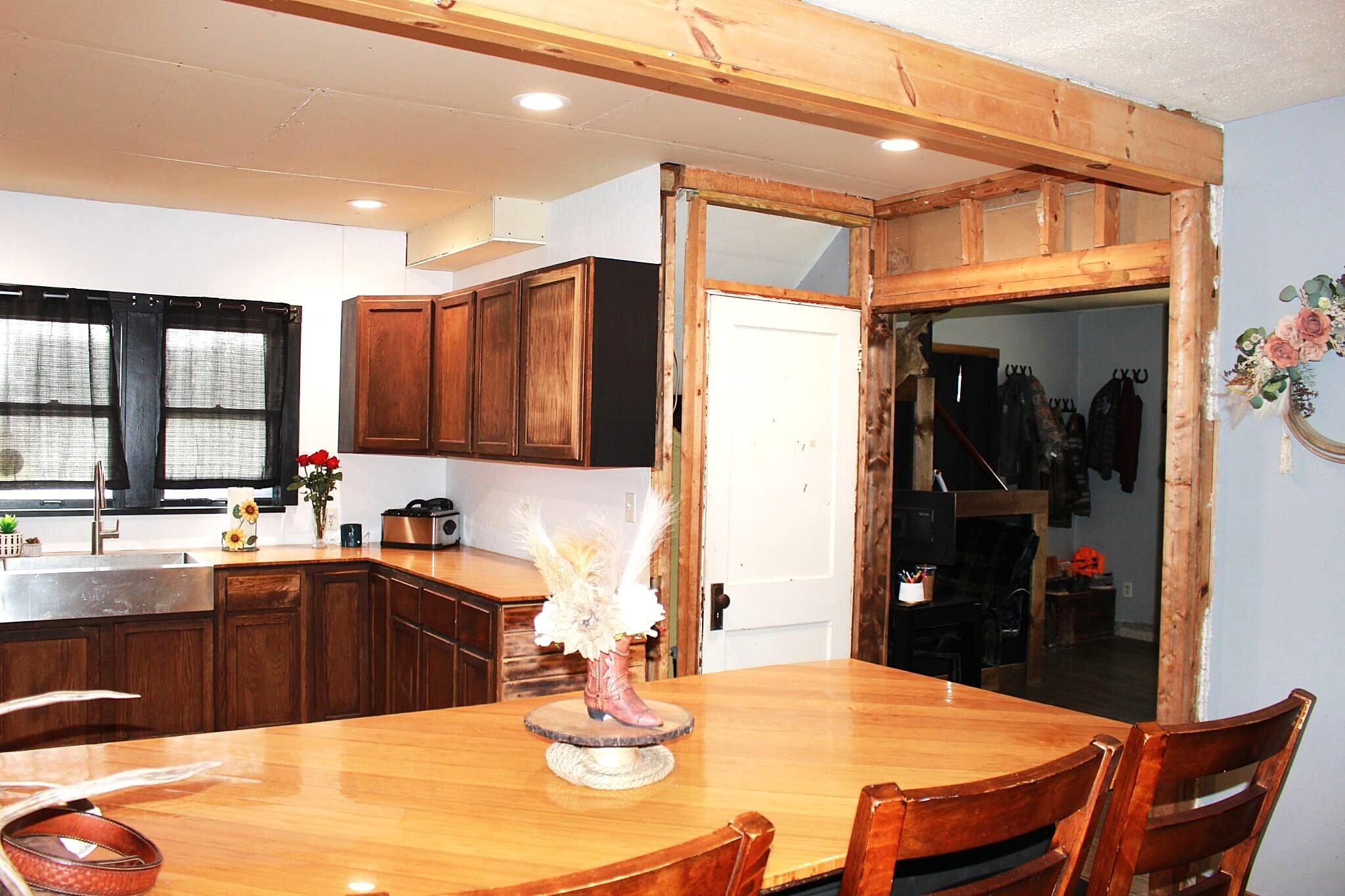 12409 Bellevue Road Battle Creek, MI 49014 - Photo 12 of 44 kitchen