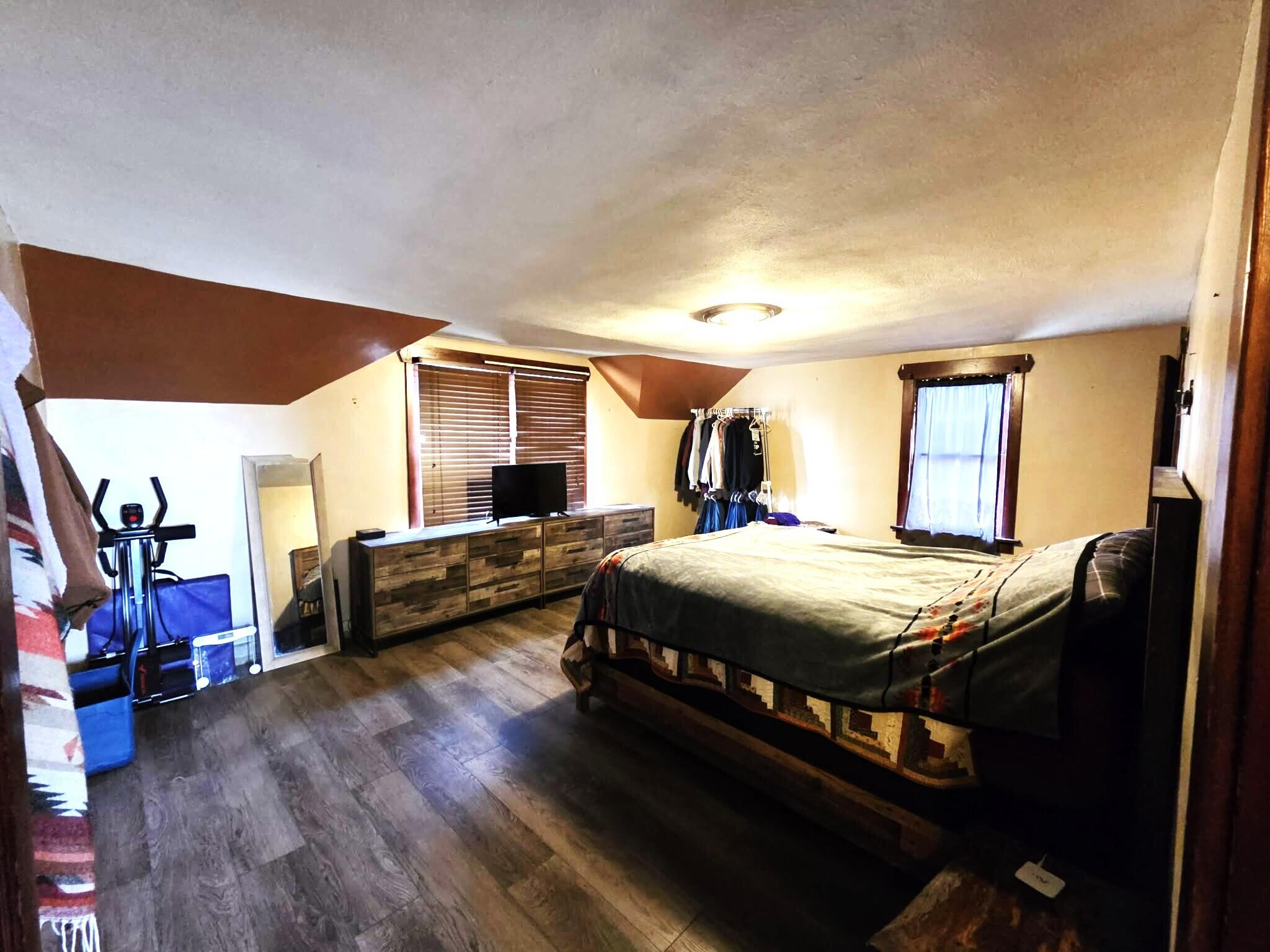 12409 Bellevue Road Battle Creek, MI 49014 - Photo 14 of 42 Primary bedroom