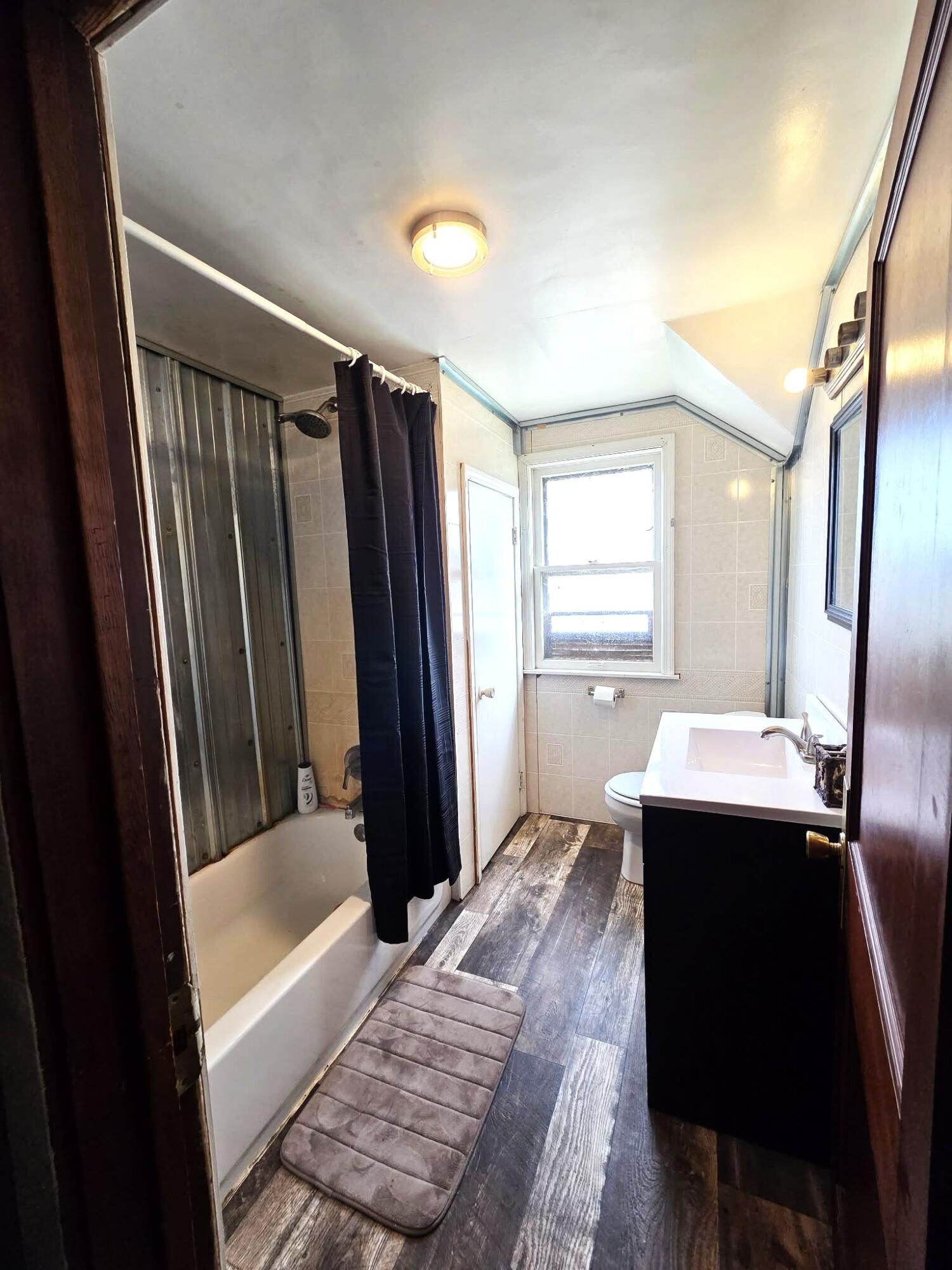 12409 Bellevue Road Battle Creek, MI 49014 - Photo 15 of 42 upstairs bathroom