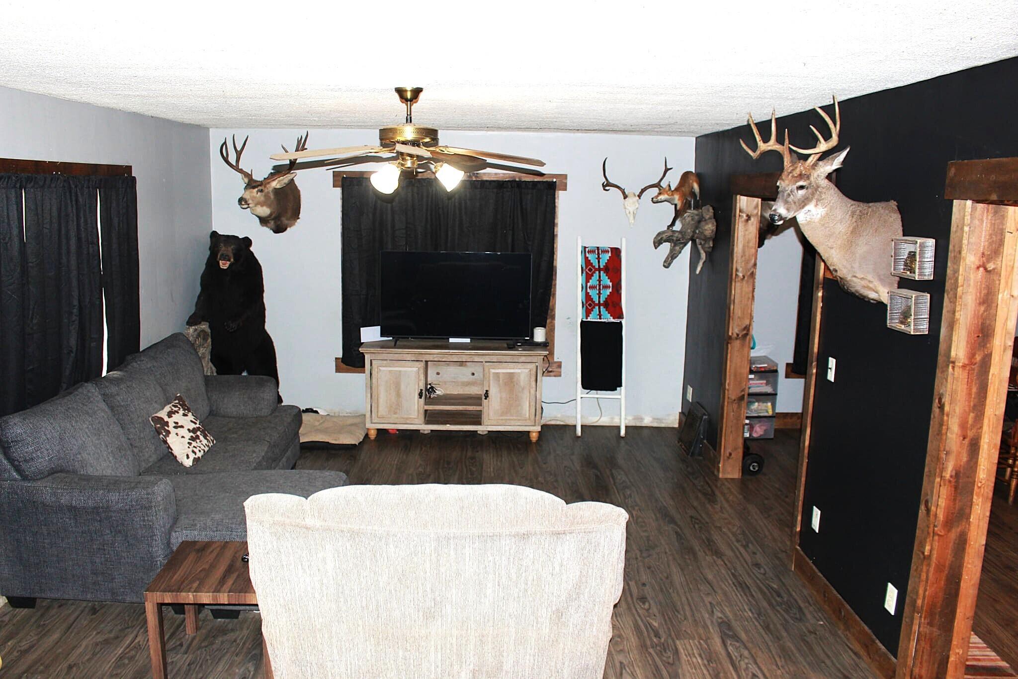 12409 Bellevue Road Battle Creek, MI 49014 - Photo 6 of 42 living room