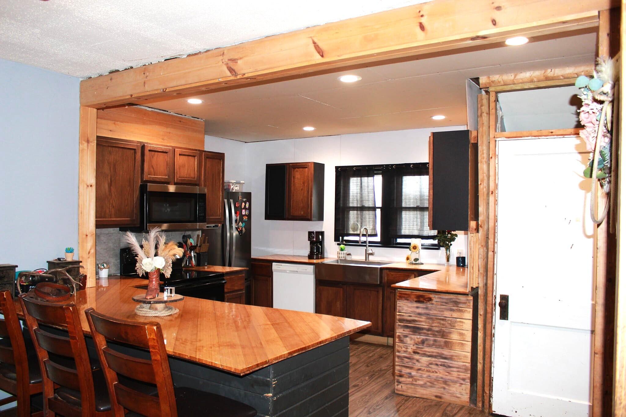 12409 Bellevue Road Battle Creek, MI 49014 - Photo 8 of 42 kitchen