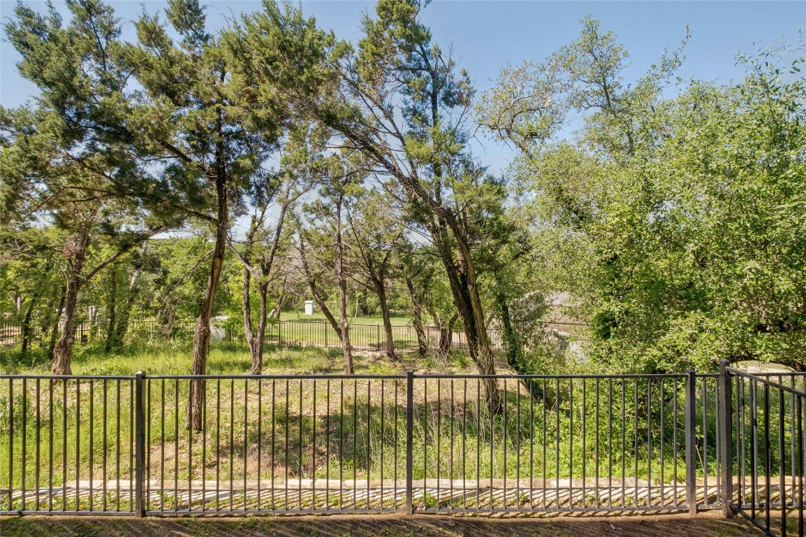12001 Vista Parke Drive, Unit 702 Austin, TX 78726 - Photo 27 of 33 a view of a balcony