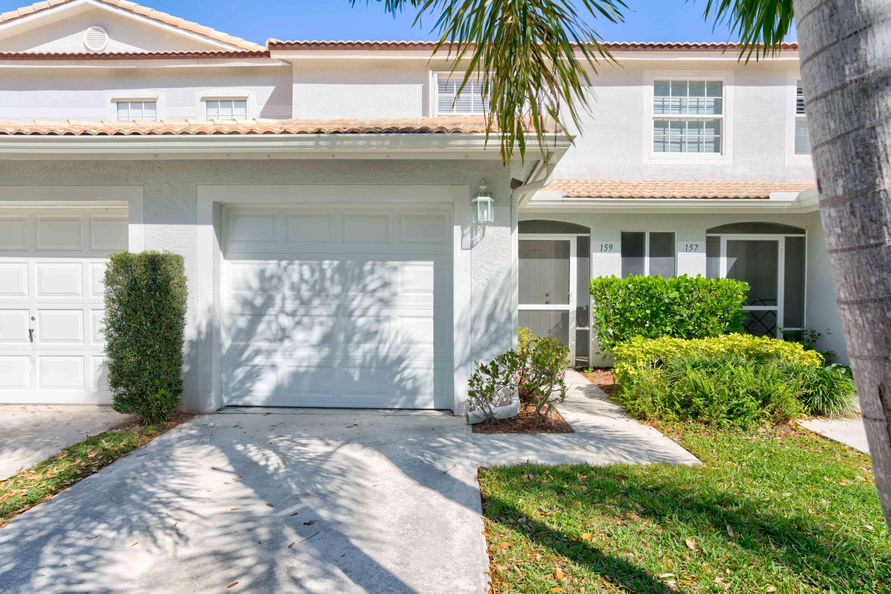 159 Fox Meadow Run Jupiter, FL 33458 - Photo 8 of 37 Front of Home