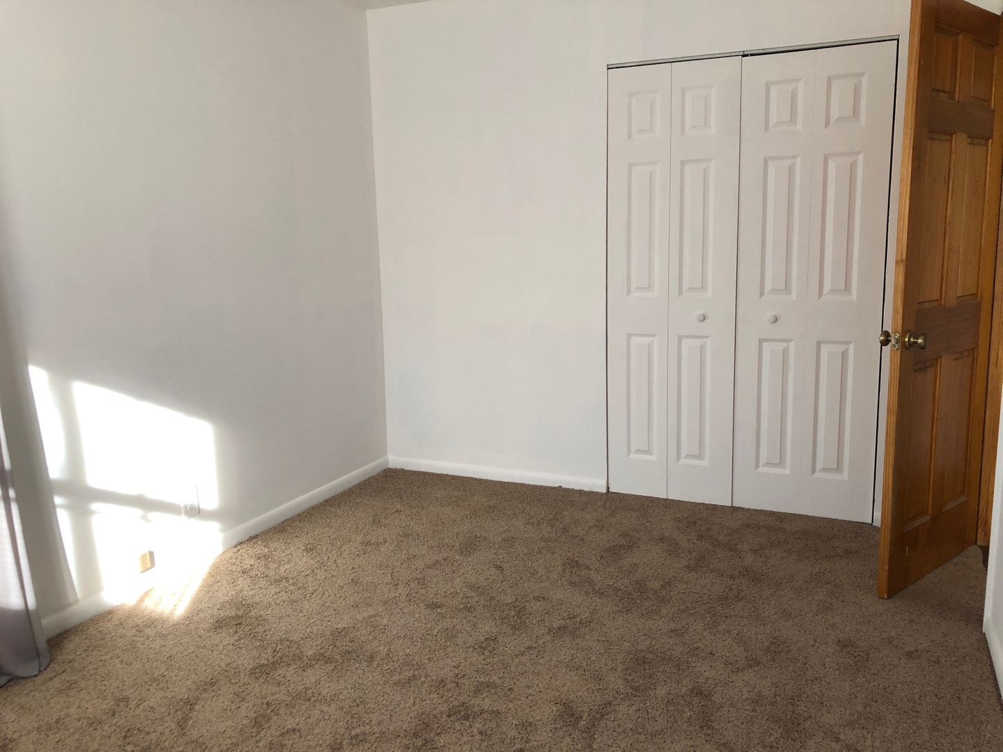 29 Surrey Road Montgomery, IL 60538 - Photo 11 of 26 an empty room with windows