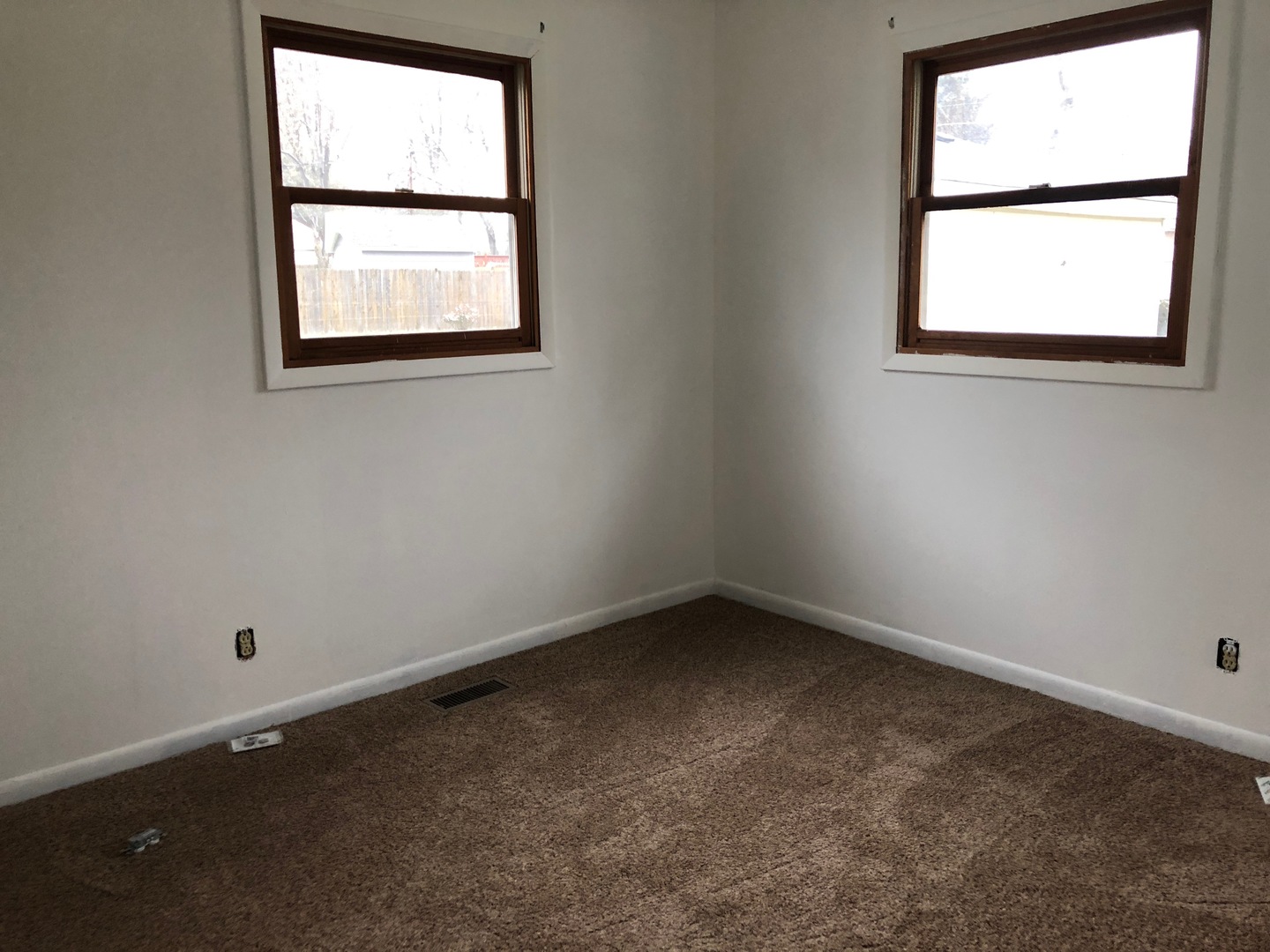 29 Surrey Road Montgomery, IL 60538 - Photo 19 of 26 an empty room with a window