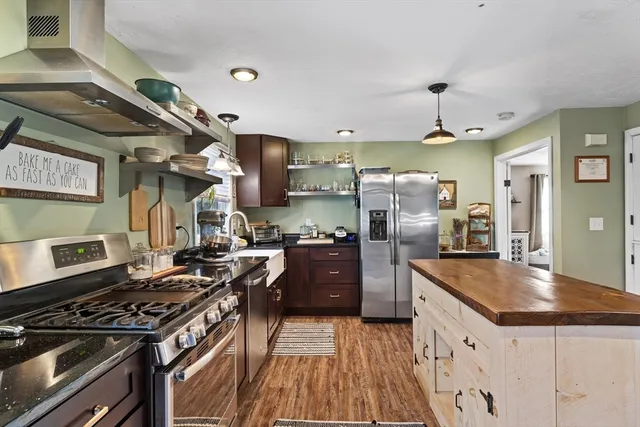 $629,900 | 8 Longview Avenue, Webster, MA 01570