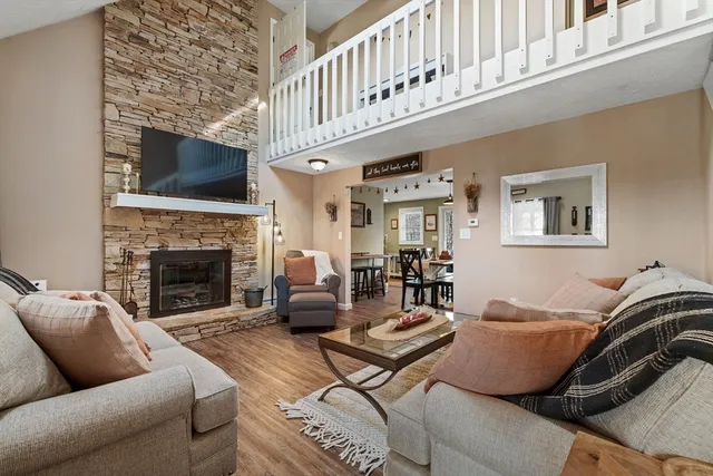 $629,900 | 8 Longview Avenue, Webster, MA 01570