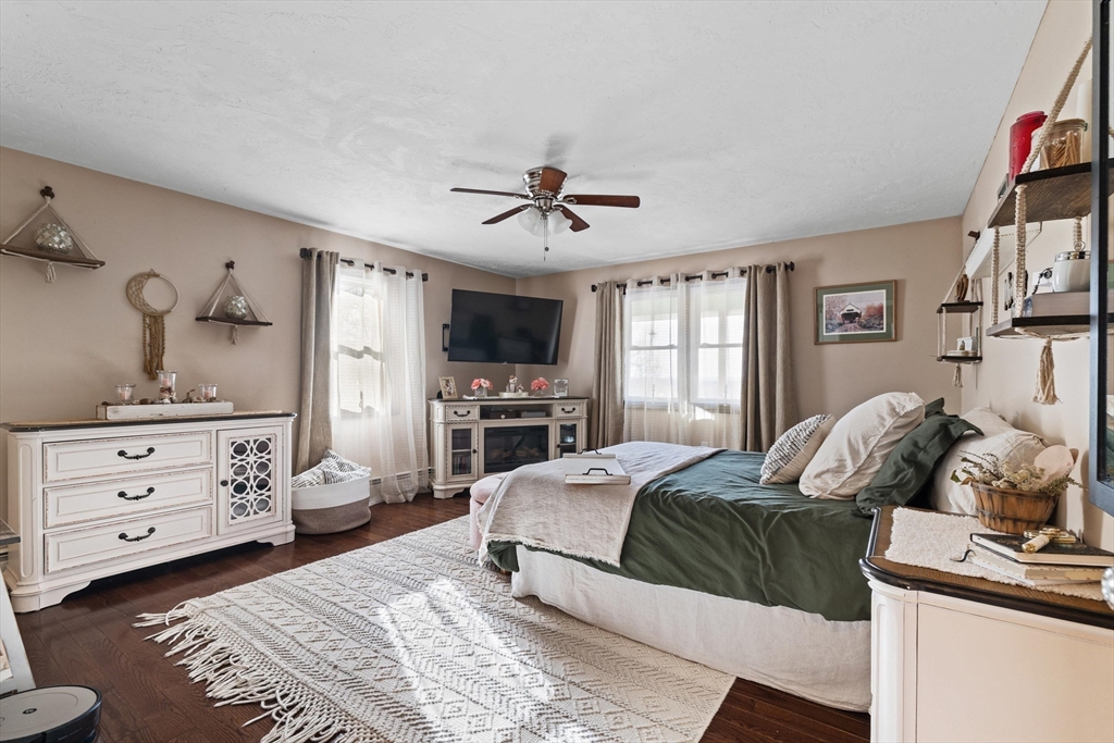 8 Longview Avenue Webster, MA 01570 - Photo 16 of 41